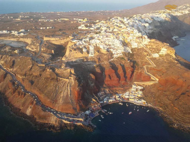 30-Minute Santorini Helicopter Flight