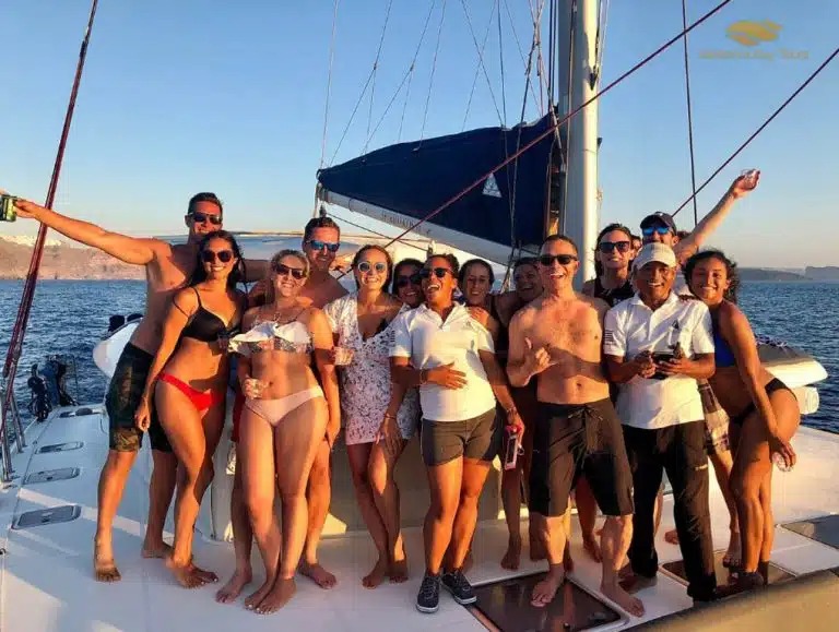 Santorini Sunset Cruise with Catamaran and Greek Dinner