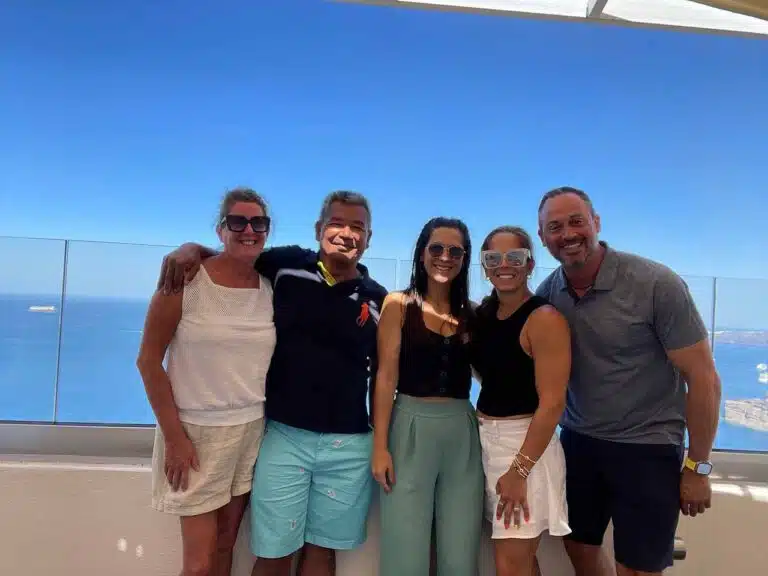 Private Tour: Great Wines and Famous Santorini Towns