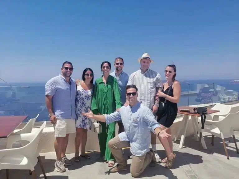 Private Tour: Great Wines and Famous Santorini Towns