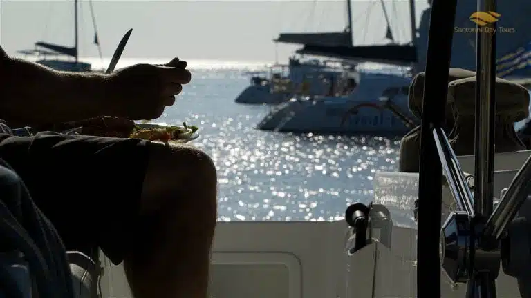 Santorini Sunset Cruise with Catamaran and Greek Dinner