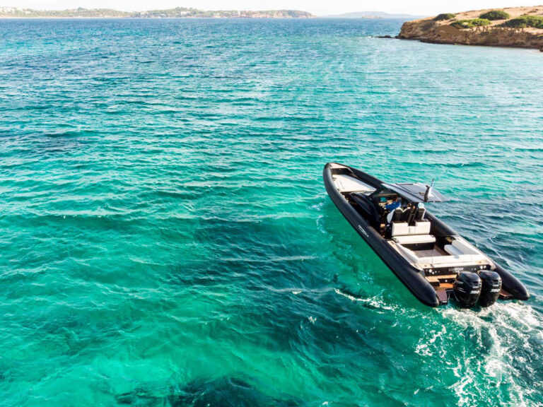 Mykonos Delos and Rineia Private Cruise With Luxury 40ft Speed Boat