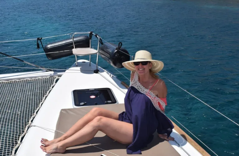 Santorini Cruise Port: 4-Hour Private Caldera Cruise with Luxury Catamaran