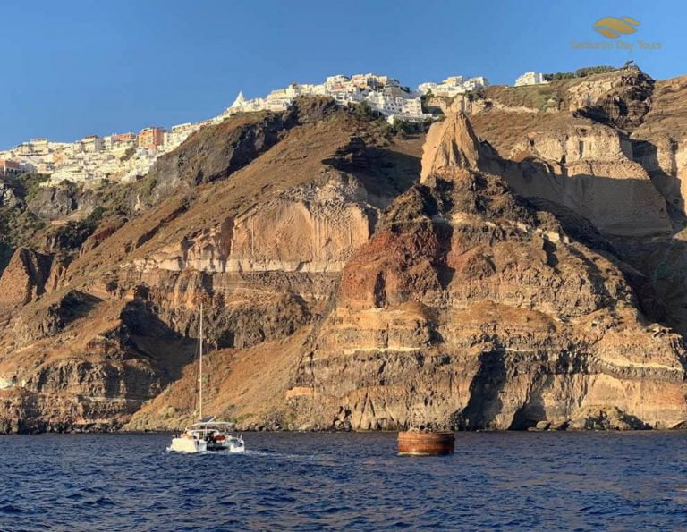 Santorini 360 Experience: Private Santorini Tour with Sunset Catamaran Cruise