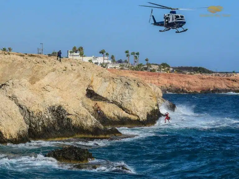 30-Minute Santorini Helicopter Flight