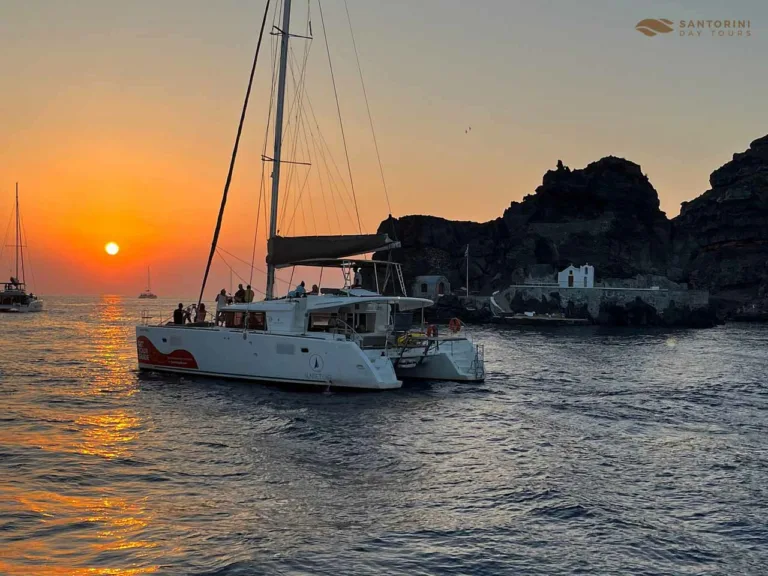 Luxury Santorini Sunset Cruise to Ammoudi Pier